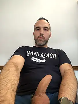 Snapshot of leon3875 chatting on 11-25-25, 03:34 leon3875 online show from 11-25-25, 03:34