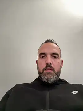 Snapshot of leon3875 chatting on 04-01-26, 03:42 leon3875 online show from 04-01-26, 03:42