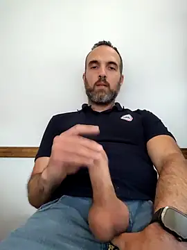 Snapshot of leon3875 chatting on 12-17-25, 03:17 leon3875 online show from 12-17-25, 03:17