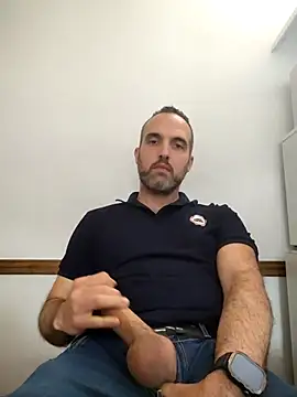 Snapshot of leon3875 chatting on 11-28-25, 03:23 leon3875 online show from 11-28-25, 03:23