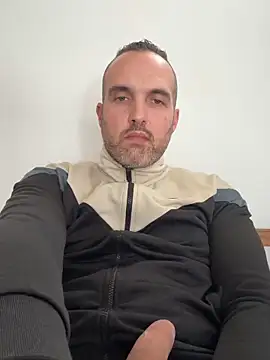 Snapshot of leon3875 chatting on 05-19-26, 03:41 leon3875 online show from 05-19-26, 03:41