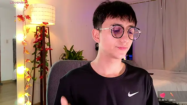 Snapshot of Mr_evan1 chatting on 03-18-25, 02:06 Mr evan1 online show from 03-18-25, 02:06