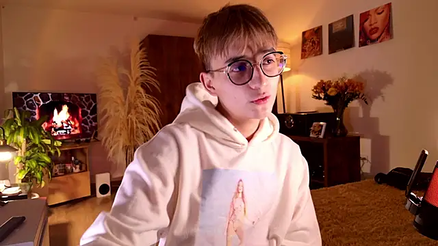 Snapshot of Mr_evan1 chatting on 09-16-25, 04:19 Mr evan1 online show from 09-16-25, 04:19