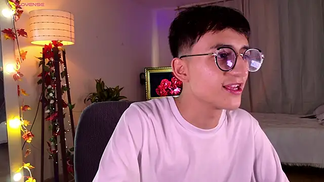Snapshot of Mr_evan1 chatting on 03-02-25, 02:15 Mr evan1 online show from 03-02-25, 02:15