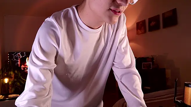 Snapshot of Mr_evan1 chatting on 10-20-25, 04:51 Mr evan1 online show from 10-20-25, 04:51