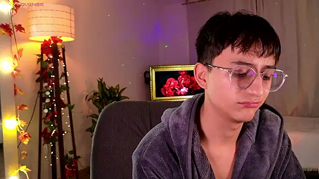 Snapshot of Mr_evan1 chatting on 02-25-25, 01:00 Mr evan1 online show from 02-25-25, 01:00