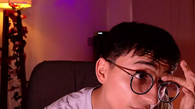 Snapshot of Mr_evan1 chatting on 02-17-25, 07:33 Mr evan1 online show from 02-17-25, 07:33