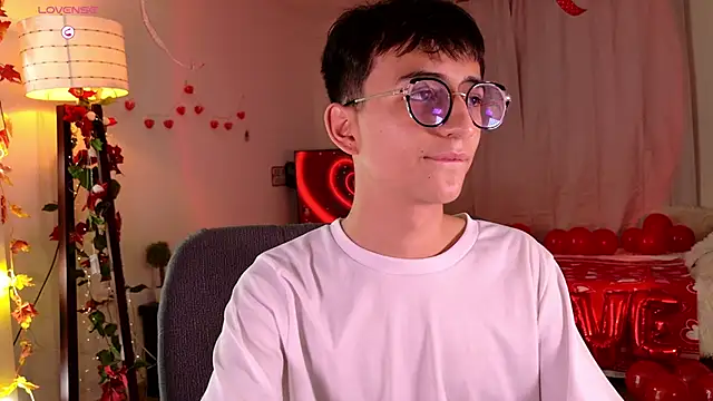 Snapshot of Mr_evan1 chatting on 02-14-25, 03:05 Mr evan1 online show from 02-14-25, 03:05
