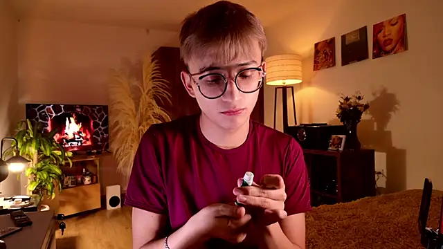 Snapshot of Mr_evan1 chatting on 09-11-25, 04:07 Mr evan1 online show from 09-11-25, 04:07