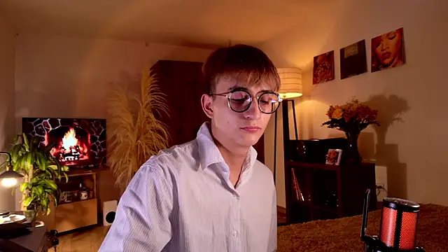 Snapshot of Mr_evan1 chatting on 09-12-25, 12:49 Mr evan1 online show from 09-12-25, 12:49
