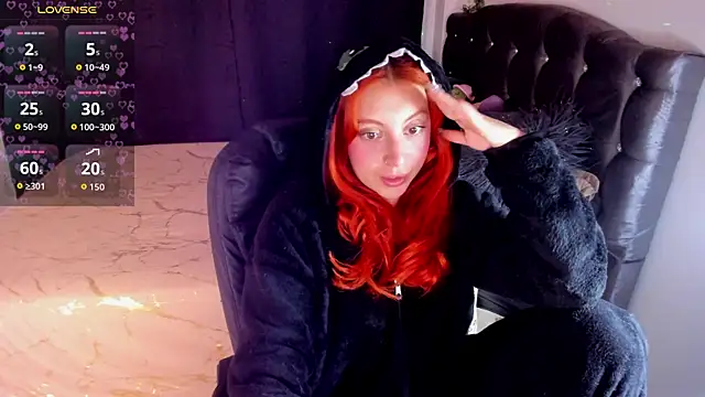 Violetaarey online show from 04-22-26, 02:18