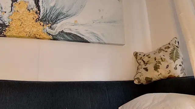 Snapshot of sun_place chatting on 03-16-26, 05:04 sun place online show from 03-16-26, 05:04