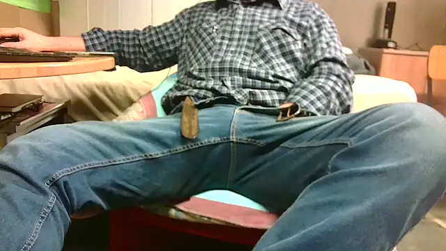 Snapshot of Giulio35_Pika chatting on 02-17-26, 05:21 Giulio35 Pika online show from 02-17-26, 05:21