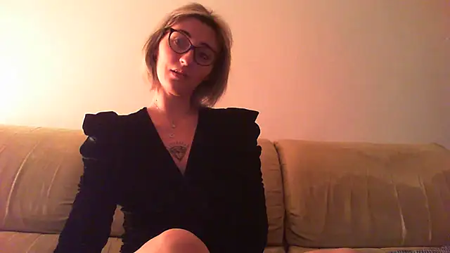 Snapshot of sexy_blondie92 chatting on 01-17-25, 10:23 sexy blondie92 online show from 01-17-25, 10:23