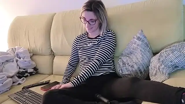 sexy blondie92 online show from 03-18-26, 10:10