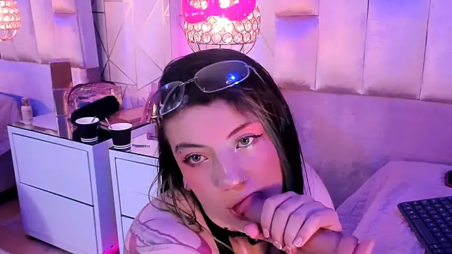 Broklinwhite  online show from 05-15-26, 01:42