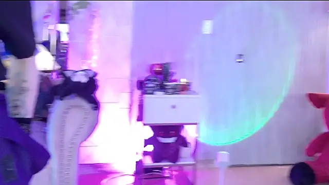 zephirahabney online show from 11-20-25, 02:51