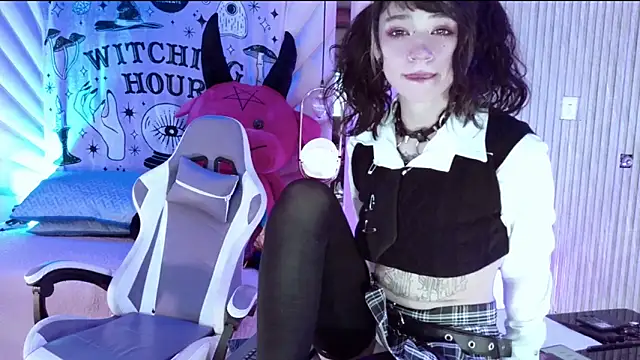 zephirahabney online show from 11-06-25, 03:05