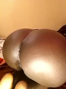 Misskhalifa  online show from 11-30-25, 12:17