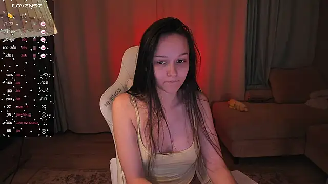 Snapshot of falcon_baby chatting on 11-08-25, 03:48 falcon baby online show from 11-08-25, 03:48