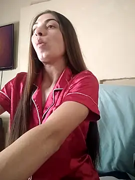 Snapshot of AntoniaHottie chatting on 10-23-25, 07:18 AntoniaHottie online show from 10-23-25, 07:18