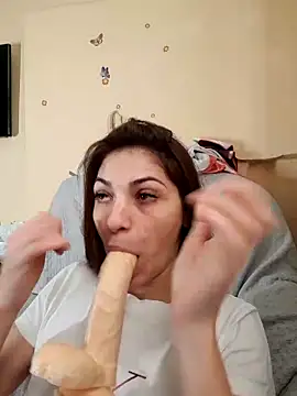 Snapshot of AntoniaHottie chatting on 03-04-25, 01:49 AntoniaHottie online show from 03-04-25, 01:49