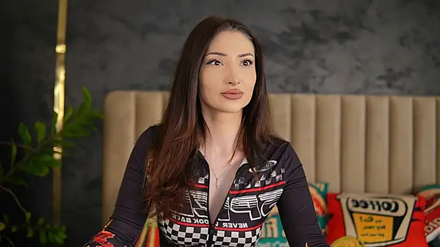 Snapshot of Mayleen_x chatting on 07-11-26, 11:43 Mayleen x online show from 07-11-26, 11:43