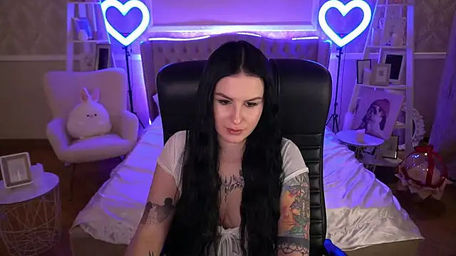 AmberDismond online show from 03-18-25, 05:01