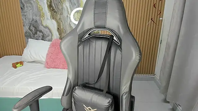 Lili 16 online show from 03-15-26, 11:06