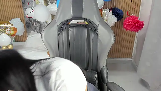 Lili 16 online show from 10-08-25, 11:01