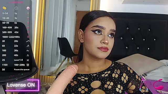 Snapshot of coraline_v chatting on 03-05-25, 02:57 coraline v online show from 03-05-25, 02:57