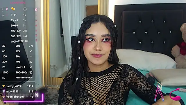 Snapshot of coraline_v chatting on 12-05-24, 03:55 coraline v online show from 12-05-24, 03:55