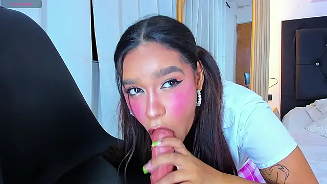 coraline v online show from 11-06-25, 01:42