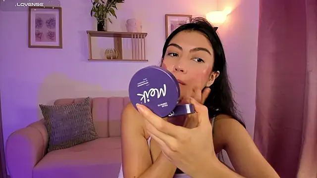 Snapshot of Lilabril chatting on 06-30-26, 02:39 Lilabril online show from 06-30-26, 02:39