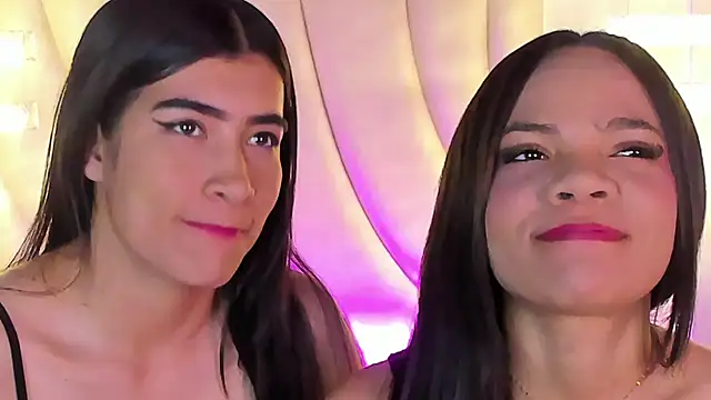 Snapshot of siara_and_zoe chatting on 06-18-26, 11:21 siara and zoe online show from 06-18-26, 11:21
