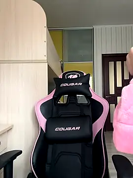 Julietta a online show from 11-18-25, 08:17