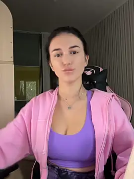 Julietta a online show from 10-27-25, 07:53