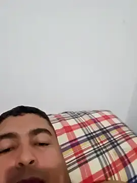 Snapshot of gordito_xx chatting on 02-20-25, 11:43 gordito xx online show from 02-20-25, 11:43