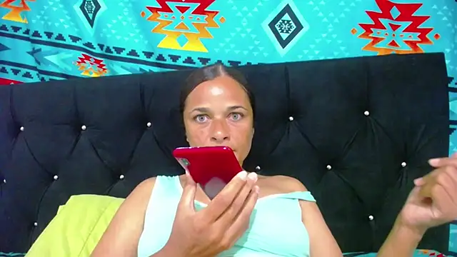 Snapshot of GiveLove1 chatting on 02-23-25, 04:50 GiveLove1 online show from 02-23-25, 04:50