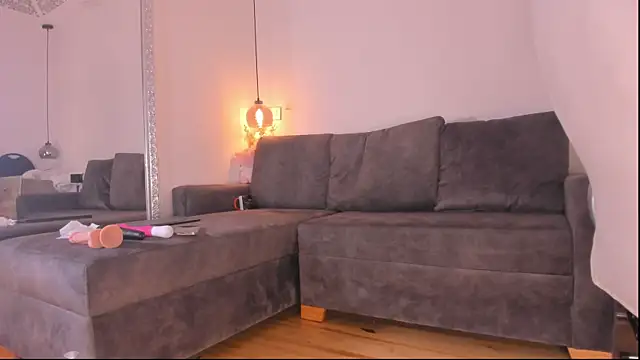 Isabella francoo online show from 11-07-25, 04:00