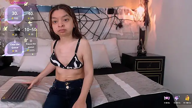 CharlotteMuller online show from 10-10-25, 08:31