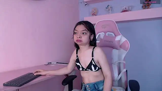 CharlotteMuller online show from 10-04-25, 08:10