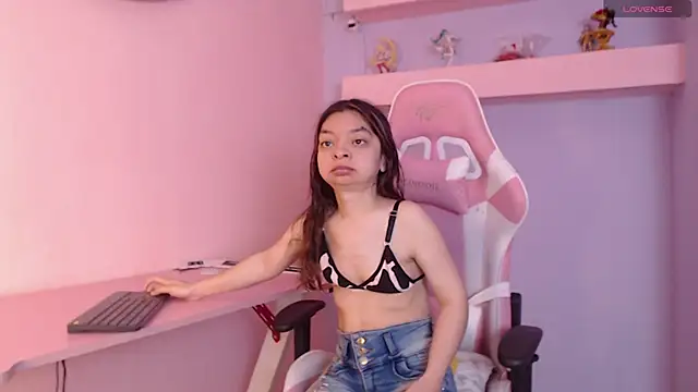 CharlotteMuller online show from 10-07-25, 07:37