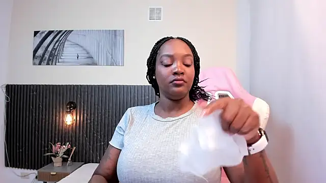 chanel brunette online show from 02-22-26, 12:51