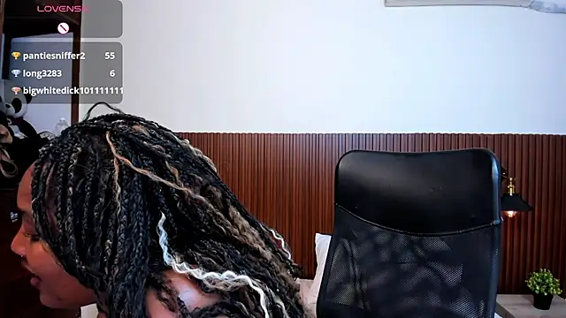 Snapshot of chanel_brunette chatting on 02-23-25, 12:41 chanel brunette online show from 02-23-25, 12:41