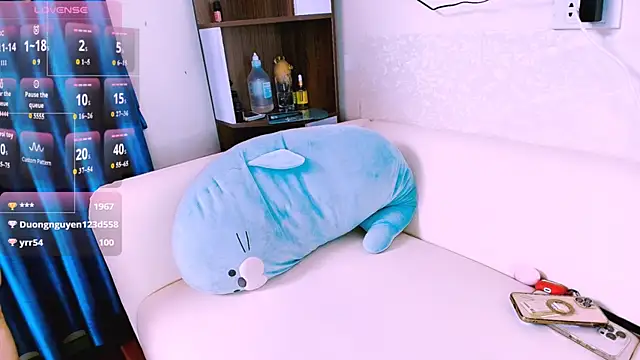 Lee Mi online show from 11-17-25, 07:18