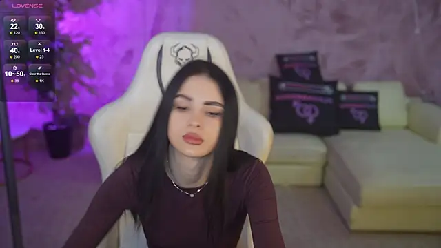 Tina Breeze online show from 11-18-25, 08:06