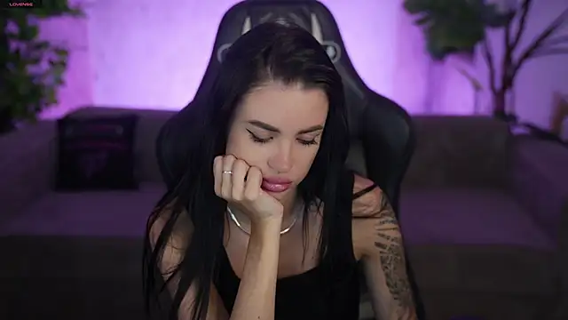 Tina Breeze online show from 06-15-26, 11:21