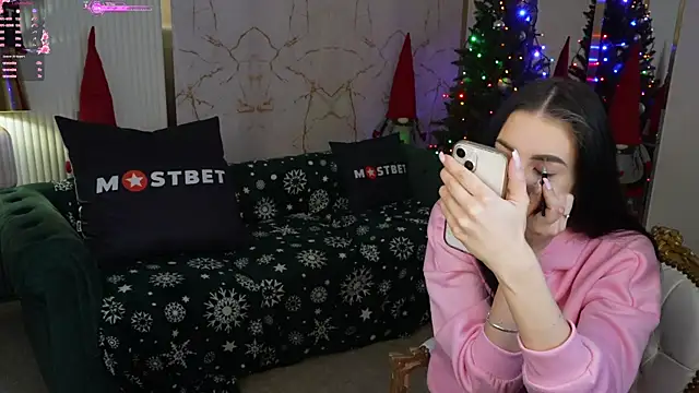 Snapshot of Tina_Breeze chatting on 12-20-24, 07:44 Tina Breeze online show from 12-20-24, 07:44