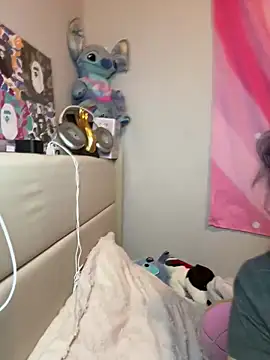 ThickerThanYoBitch online show from 03-04-26, 02:03